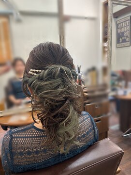 ワンイレブン 新橋銀座口(ONE_ELEVEN) ローポニー