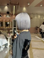 リー 梅田(Lee)&nbsp;ブリーチ2~3回/髪質改善カラー/ホワイトシルバー/ハイトーン