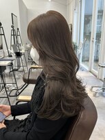 プラチナ(PLATINA)&nbsp;レイヤーカット顔まわり前髪ロング20代30代40代