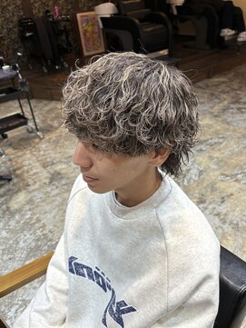 シリー 浦添店(SILLY) 波巻きパーマハイライト