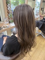 アクイール(ACCUEILLIR) コントラストグレージュハイライト