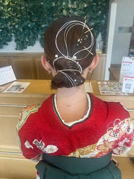 サラ ビューティ サイト 春日(SARA Beauty sight) 【卒業式におすすめ!】タイトシニヨンアレンジ