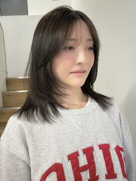 【 YOKE 】フェイスレイヤー小顔グレージュ