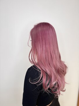 前頭ブリーチ　ピンクカラー　派手髪　韓国風