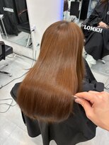 ロムーク 表参道(LOMKH) 小顔ロングレイヤーカット顔周り縮毛矯正エクステ透明感カラー