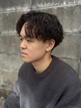 クロム(CHROM) 【セット時間3分】センターパート×ツイストスパイラル