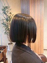ココ(qoqo)&nbsp;切りっぱなしボブ　外ハネスタイル