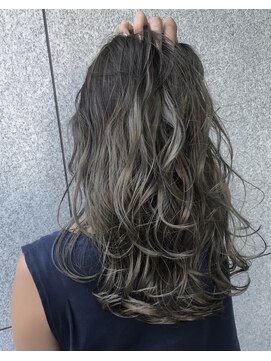 ウィルゴ(VIRGO) 外国人風アッシュグレージュ☆グラデーションonハイライト