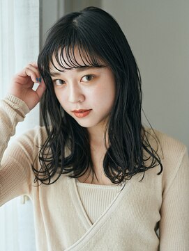 リィベ(Liibe) 暗髪セミディ