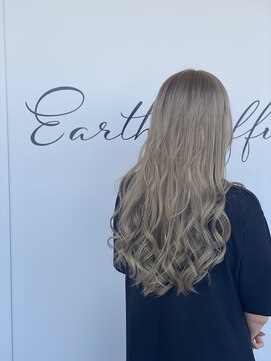 ヘアメイク アース ユーカリが丘店(HAIR & MAKE EARTH) Wカラー/外国人風/ハイトーン/ミルクティー