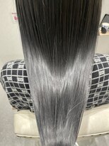 ジーナ 千葉(Zina) 透明感グレー