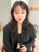 ユイル(Uil) 小顔前髪顔周りレイヤー×ゆるめパーマ