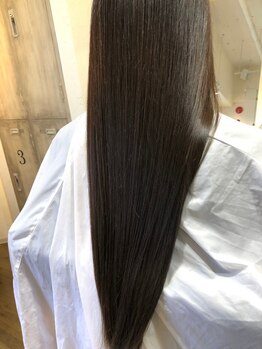 アーティス(Artice)の写真/白髪染めでも明るくて、オシャレを楽しめる♪髪質を見極めたカラーで、ツヤ感のある上品な仕上がりに。