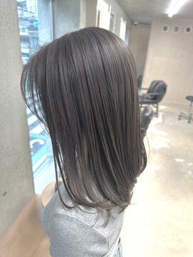 エウペ 渋谷(WEUPE) 斜めバング/グレージュカラー/デザインカラー/シルキーベージュ