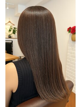 リコス(Ricos) ロングのストレートヘア