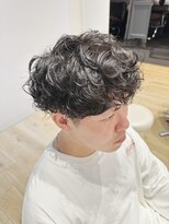 エン(eNN)&nbsp;スーツビジネスメンズパーマ・短髪パーマ・センターパート