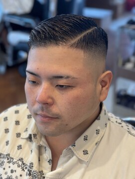 ゼロスバーバー(0's BARBER SHOP) 20代30代◎好印象フェードバーバースタイル×ビジネス短髪
