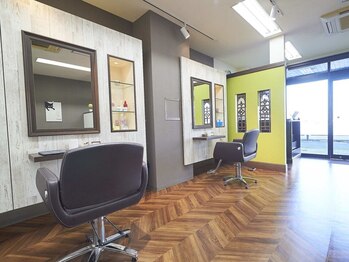 ルーノ 瑞江(Luno)の写真/《まるで自宅のリビング》静けさを追求した大人のための隠れ家サロン。“くつろぐ”にこだわった上質空間