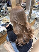 サンク 原宿 表参道(cinq) ヘーゼルグレージュミディアムレイヤー顔まわりチョコブラウン