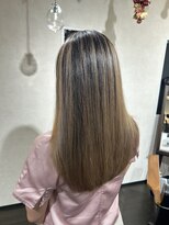 ハナワプラス(HanaWa＋)&nbsp;バレイヤージュレイヤーカット 海外風バレイヤージュ 白髪ぼかし
