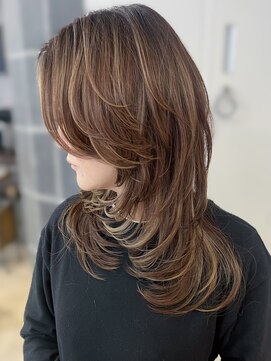リアン 本厚木(LIAN) レイヤーカットハッシュカットミディアムレイヤー顔周りカット