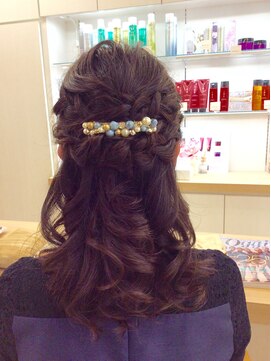 ブロッサム ヘアデザイン(blossom) ハーフアップ