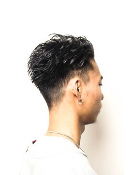 メリケンバーバーショップ フクオカ(MERICAN BARBERSHOP FUK) サイドパートショートセミウェットワイルドツーブロックテクノ52