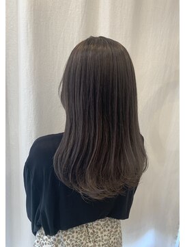 ペイジバイネオリーブ 吉祥寺店(Paige by Neolive) 暗めだけど透明感たっぷり!シルバーアッシュカラー