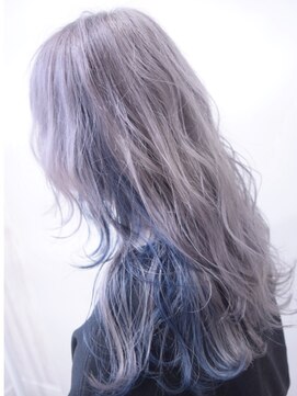 ホワイト 梅田(white) シルバー×ネイビー