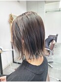 ミディアムボブ×ハイライト