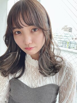 クララ サカエ(CLALA Sakae LA.DONNA group) ミントカラーと似合わせ小顔カット