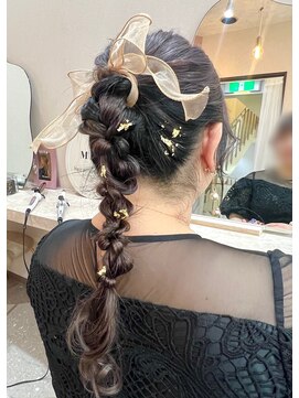 ミラ(Mila) ロング　シアーリボン　高め編み下ろしポニー★