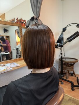 クネア(kunea) カシミヤストレート/切りっぱなしボブ/透明感