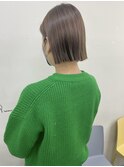 白髪ぼかし透明感ベージュ　外ハネボブ　大阪谷町四丁目