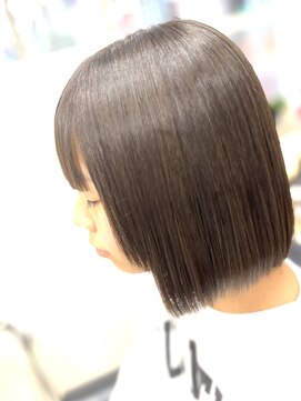 バンビ 大矢野店( Bambi) 切りっぱなしボブ