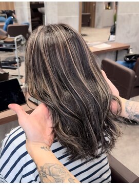 ロカフェローズ 横浜 桜木町(LOCA FELLOWS) 白髪ぼかしハイライト/関内.桜木町