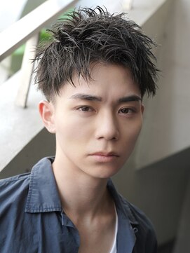 カライングドゥ(ing deux) スーツ短髪ツーブロック束感モテる黒髪シークレットパーマ流行