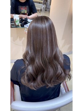 シュヴー 西葛西(CHEVEUX) 白髪ぼかしデザインハイライト