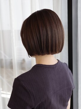 アコロン 吉祥寺(acoron.) 首元を美しく見せる丸みフォルム　吉祥寺