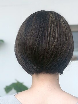 ショートボブ/デザインカット/ダークブラウン