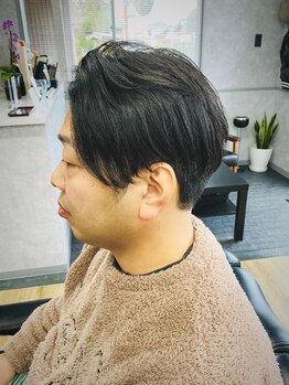 五十嵐理容店の写真/自分では整えられない所も、プロの技術で清潔感UP◎印象を変える顔周りのデザインもお任せ！