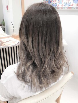 デイズ(days) グレージュシルバーグラデーション
