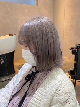 ミラ 新宿(MILA) ラベンダーベージュ/切りっぱなしボブ/ラベンダーグレージュ