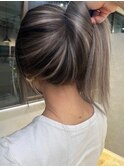 アップスタイルが可愛いバレイヤージュ_くすみホワイトアッシュ_