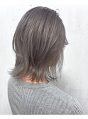 グレージュ×外はねレイヤー