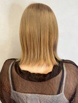 ミュラ(mulah)&nbsp;ブリーチハイトーンベージュ＊外ハネロブミディアムヘア