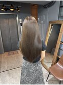 シンプルなのに洗練された透明感カラー／髪質改善トリートメント