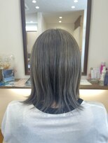 サロンドモモ(Salon de MoMo)&nbsp;オンカラーでスモーキーグレー♪