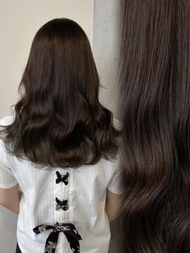 エヌユー(nu) Theブラウン