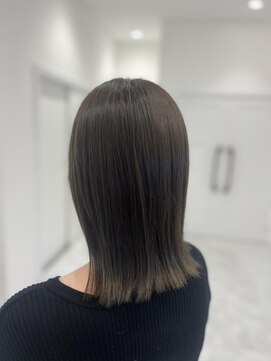 ミディアム×オリーブグレー